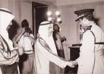 تقليد أحد مسئولي وزارة الداخلية وسام الواجب العسكري من الدرجة الممتازة