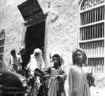 طلبة من المدرسة المباركية