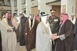 أمير الكويت يلتقي وجها لوجه مع العجيري اللذي ضربه وهو معلم له